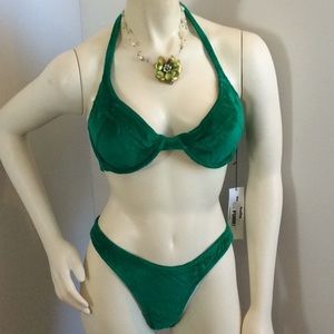 New Bikini 👙 2pc Set Color Vivid Green Size M